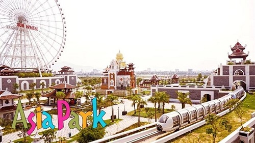 Asia Park’s monorail and Sun Wheel (Photo: Internet)