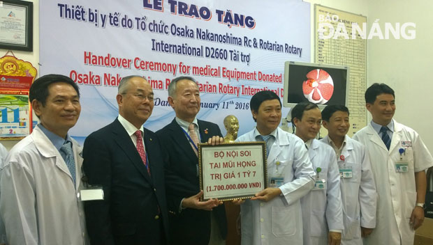 Đoàn Nhật Bản trao thiết bị trị giá 1,7 tỷ đồng cho Bệnh viện Đà Nẵng