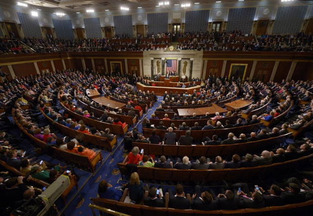 Ông Obama đọc thông điệp tại đồi Capitol (Ảnh: AFP)