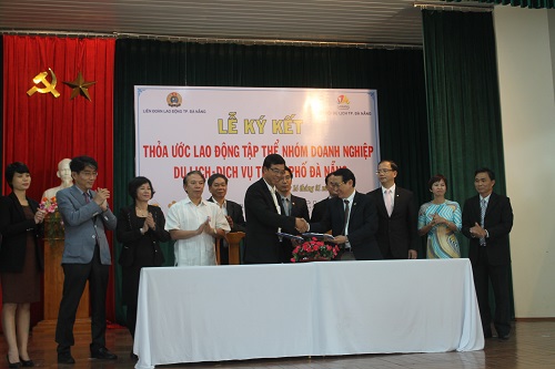 The signing ceremony (Photo: http://laodong.com.vn)