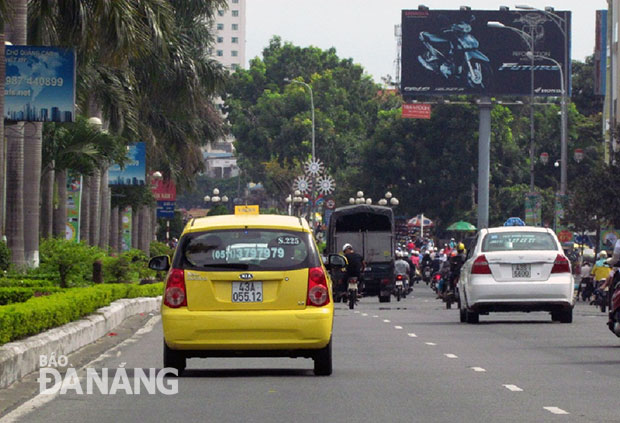 Từ ngày 4-1, giá cước taxi trên địa bàn thành phố giảm 300 đồng/km.