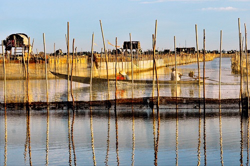  ‘Nang Som Dam Chuon’ (Early Morning Sunshine)