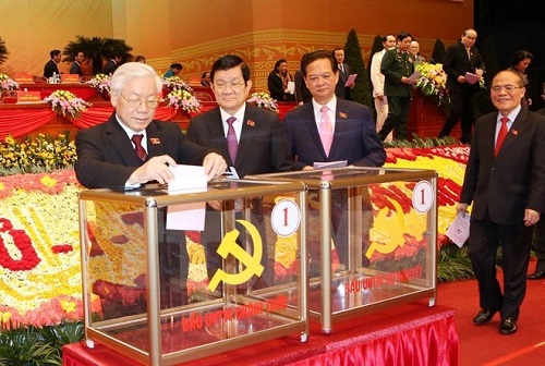 Leaders of the Party and State, and delegates cast their vote on members of the 12th Party Central Committee. (