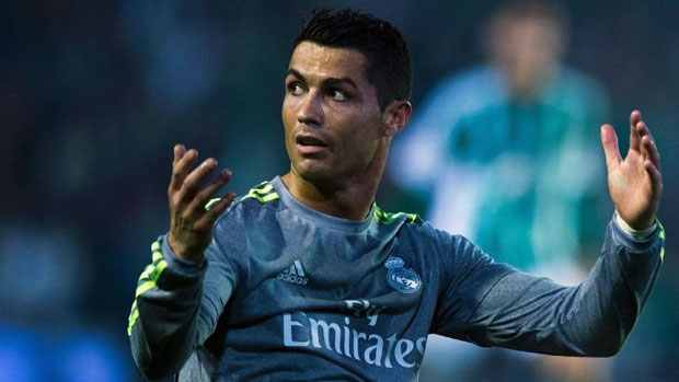 Cristiano Ronaldo sa sút thấy rõ ở mùa giải này và thường xuyên nổi cáu.