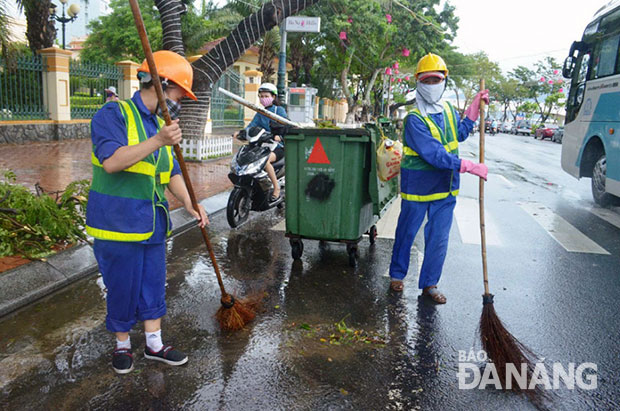 Sự động viên, khích lệ kịp thời của lãnh đạo Công ty CP Môi trường đô thị tạo động lực cho những người lao động chăm lo cho thành phố sạch, đẹp trong dịp Tết.