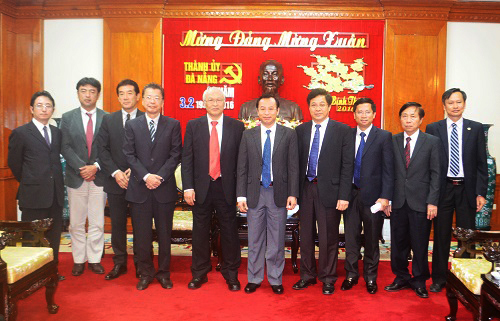 Secretary Anh (fifth right) and JBAD representatives