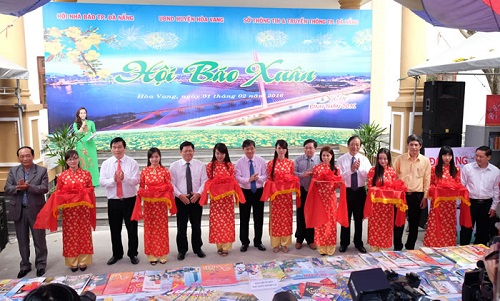  The festival’s opening ceremony (Photo: Baomoi.com)