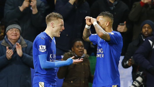Vardy (trái) - người hùng của Leicester trong chiến thắng trước Liverpool. Ảnh: Reuters