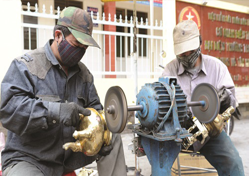  Polishing brass incense burners