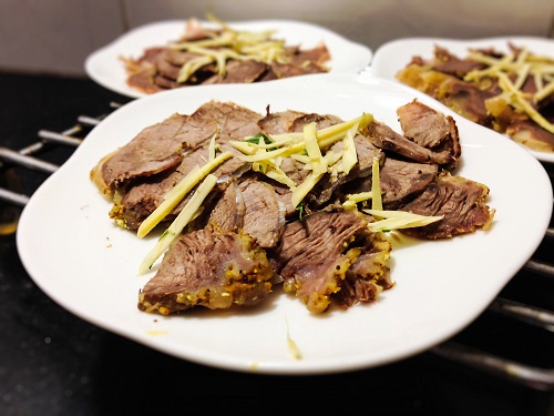 Boiled Beef Thigh with Ginger and Lemongrass