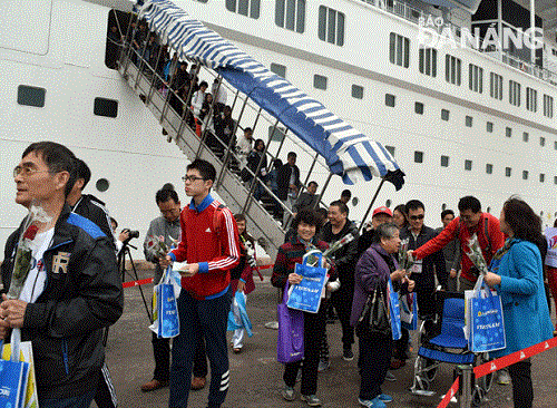 The first international cruise ship passengers of the lunar new year