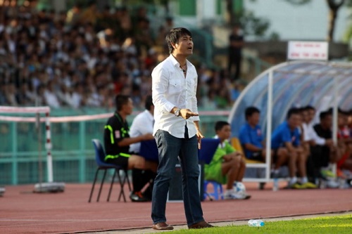 Coach Nguyen Huu Thang. Photo: Tuoi Tre