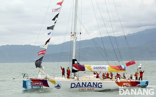 Da Nang-Viet Nam team's racing yacht arriving off the Da Nang coast