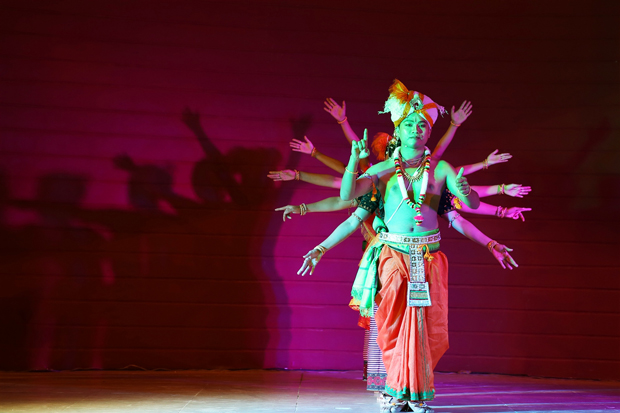 Đó là những vũ điệu múa cổ điển Manipuri uyển chuyển, mềm mại và quyến rũ được coi là linh hồn của múa Ấn Độ.
