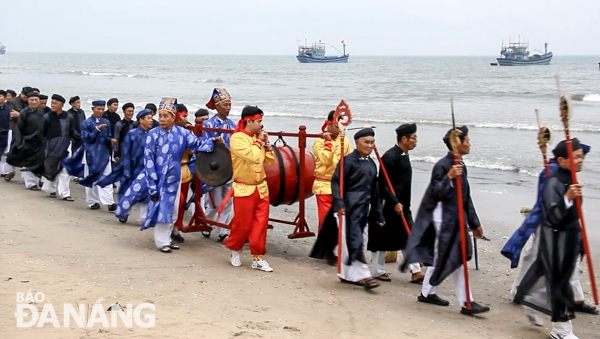 Lễ cầu ngư nhằm mục đích bày tỏ lòng thành kính, tưởng nhớ các bậc tiền nhân quá cố và cầu cho quốc thái dân an, mưa thuận gió hòa, cầu một mùa đánh bắt hải sản thắng lợi, đời sống ngư dân ấm no hạnh phúc