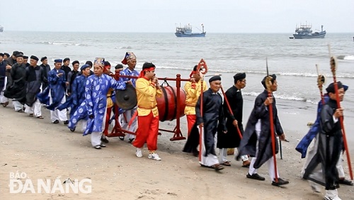 A solemn procession of deities …