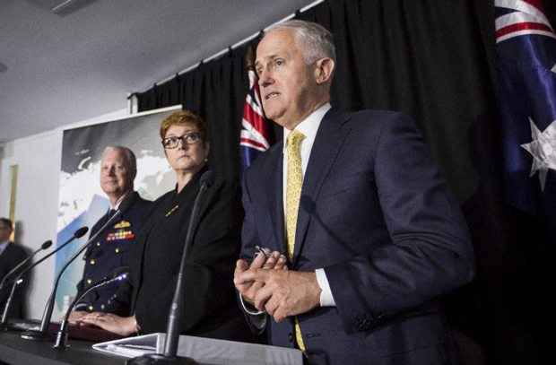 Thủ tướng Úc Malcolm Turnbul (bìa phải) nói rằng, Canberra cam kết bảo vệ các lợi ích thương mại và chiến lược tại châu Á - Thái Bình Dương.   Ảnh: AFP