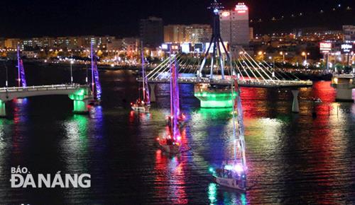  Clipper Race yachts passing through the open Han River Bridge