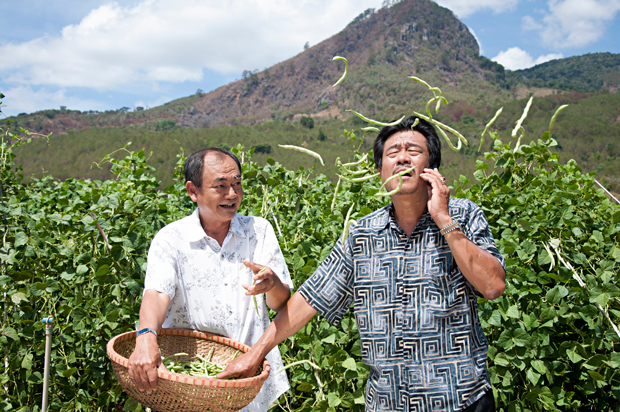 NSƯT Việt Anh (trái) trong phim truyền hình Tỷ phú tưng. (Ảnh do nhân vật cung cấp) 