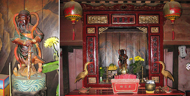 Tượng (ảnh trái) và bàn thờ Bắc Đế Trấn Vũ ở chùa Cầu, Hội An. Ảnh: V.V.H
