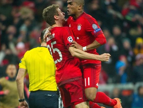 Bayern ngược dòng đầy kịch tính ở Allianz Arena