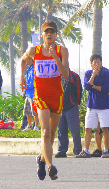 Race walker Thanh Ngung 