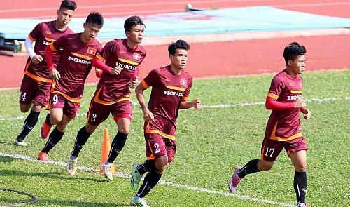 Players of the Vietnamese national under-23 football team are seen during a training session.