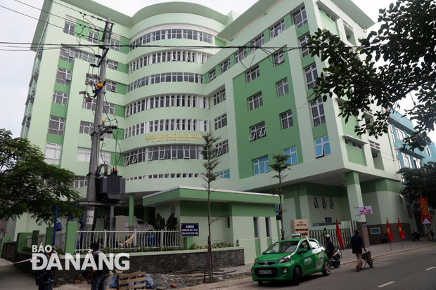Bệnh viện Đa khoa Hải Châu (mới) hiện có 300 giường, phấn đấu đến năm 2020 sẽ đạt chuẩn bệnh viện hạng 1 với 400 giường. Ảnh: VTL