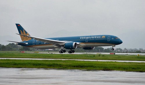 A Vietnam Airlines plane is about to take off in this file photo. Tuoi Tre