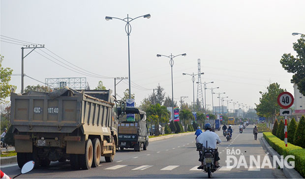 Theo nhiều người dân, cần phải để biển báo hạn chế tốc độ 40km/giờ là hợp lý thay vì cho xe chạy vào ban đêm.