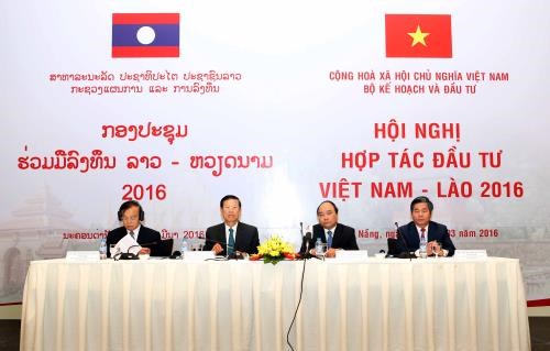 Viet Nam-Laos investment cooperation conference in Da Nang (Source: VNA)