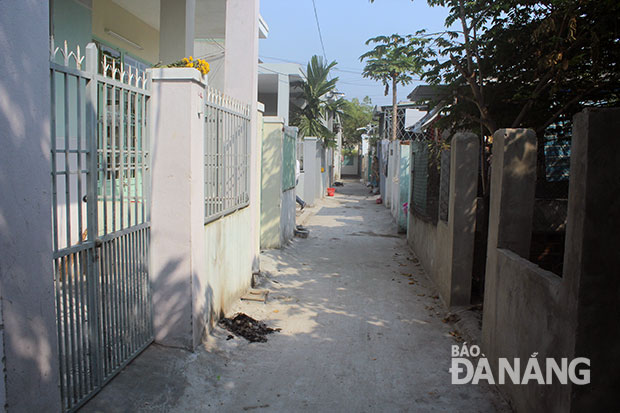 Lối vào xóm nhà bà Hoàng Thị Lài hôm nay đã thành khu phố mới toàn nhà trái phép. 