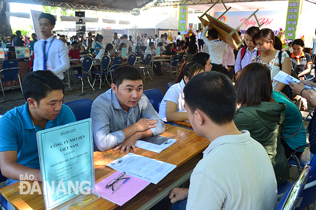 Chợ việc làm tại Đà Nẵng là nơi kết nối cho nhiều lao động tìm được việc.