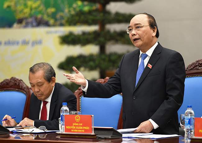 Thủ tướng Nguyễn Xuân Phúc nhấn mạnh: Cuộc họp đầu tiên này của Chính phủ tập trung bàn một số việc cấp bách và các giải pháp cần làm ngay trong tháng 4 và những tháng tiếp theo. Ảnh: VGP/Quang Hiếu