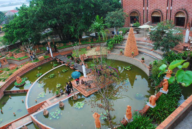 Toàn cảnh khu vực trưng bày các tuyệt tác kiến trúc thế giới và Việt Nam thu nhỏ.