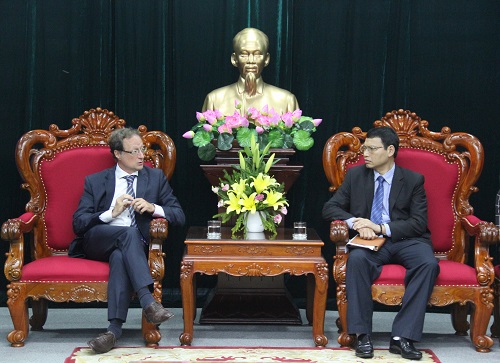 Ambassador Bruno (left) and Vice Chairman Minh