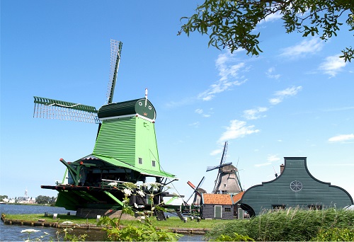   ‘Coi Xay Gio-Ha Lan’ (Windmill - The Netherlands)