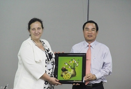 Ms Vidal (left) and Vice Chairman Viet 