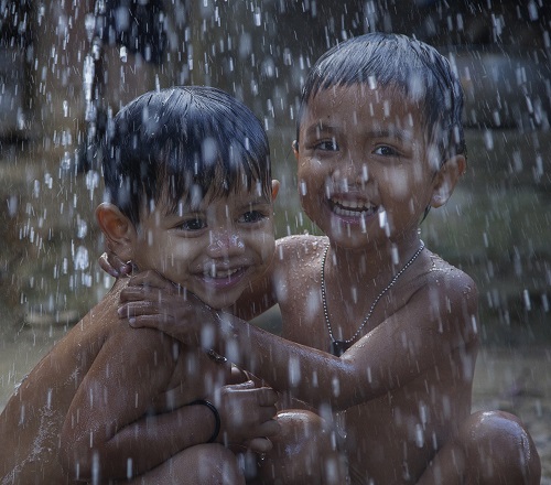 ‘Duoi Mua’ (In the Rain)