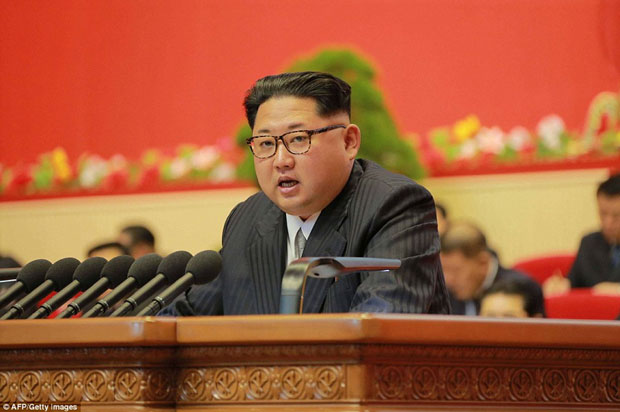 Ông Kim Jong-un hiện nắm giữ các chức vụ về mặt đảng, nhà nước và quân đội CHDCND Triều Tiên. 				Ảnh: AFP/Getty Images