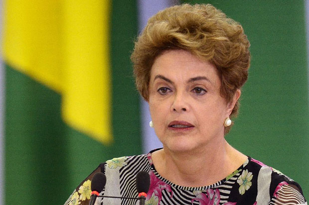 Bà Dilma Rousseff cam kết đấu tranh đến cùng để giữ vững cương vị tổng thống. 			Ảnh: AFP