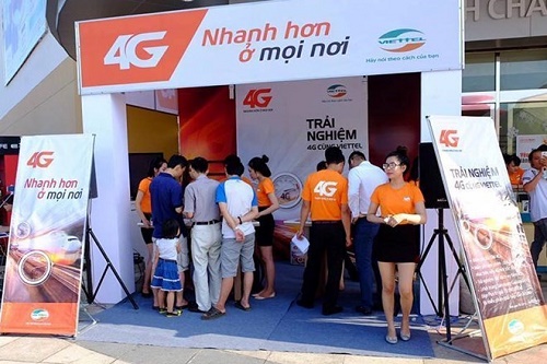 Many people try the new 4G technology (Source: Viettel)