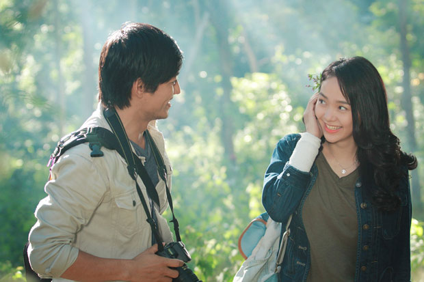 Quý Bình và Minh Hằng trong phim Bao giờ có yêu nhau. (Ảnh do CGV cung cấp)