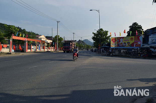 Người dân xã Hòa Sơn náo nức chờ đón ngày hội chính trị trọng đại của đất nước.