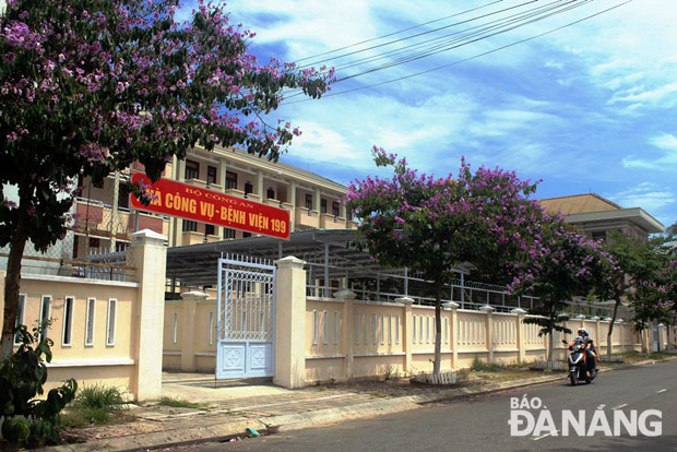 Ngoài trường học, trên đường Phạm Cự Lượng còn ghi dấu những địa chỉ  quen thuộc như Bệnh viện 199, đồn công an quận Sơn Trà, nhà thờ An Hải.
