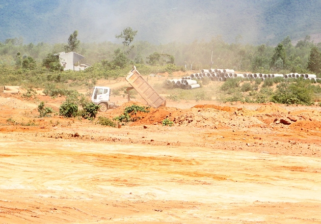 Tại dự án Khu CNTT Đà Nẵng vẫn đang có hoạt động thi công rải rác, chủ yếu là đổ đất san nền.