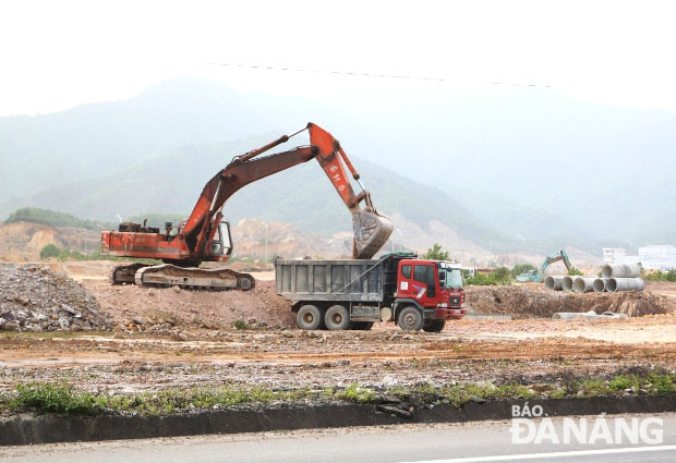 Dự án Khu phụ trợ công nghệ cao được triển khai san nền sớm nhằm tận dụng đất, đá thừa từ Khu công nghệ cao Đà Nẵng.