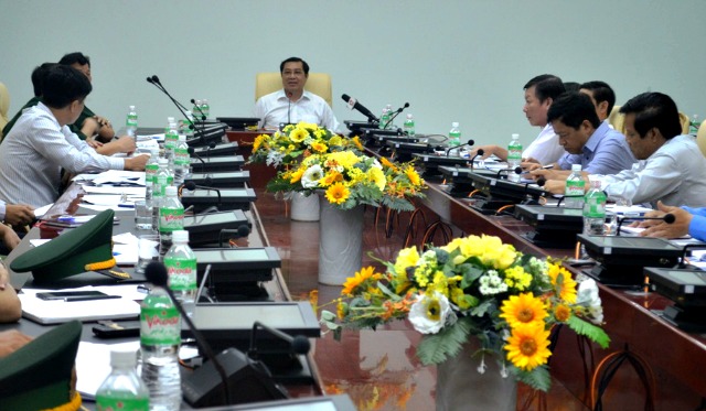 Chủ tịch UBND thành phố Huỳnh Đức Thơ chủ trì cuộc họp.