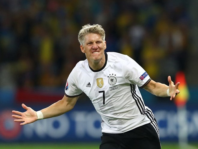 Bastian Schweinsteiger ghi bàn ấn định chiến thắng cho tuyển Đức. (Nguồn: Getty Images)