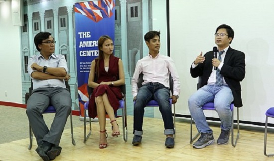 L to R: Bui Hai An, Nguyen Thi Thuy Trang, Nguyen Trung Nguyen, Nguyen Ba Hoi answer questions regarding their startup stories at a seminar held on June 2, 2016 at the American Center in District 1.